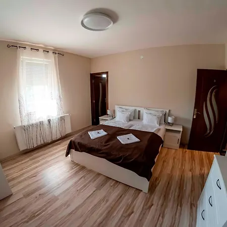 Napraforgo Vendeghaz Penzion